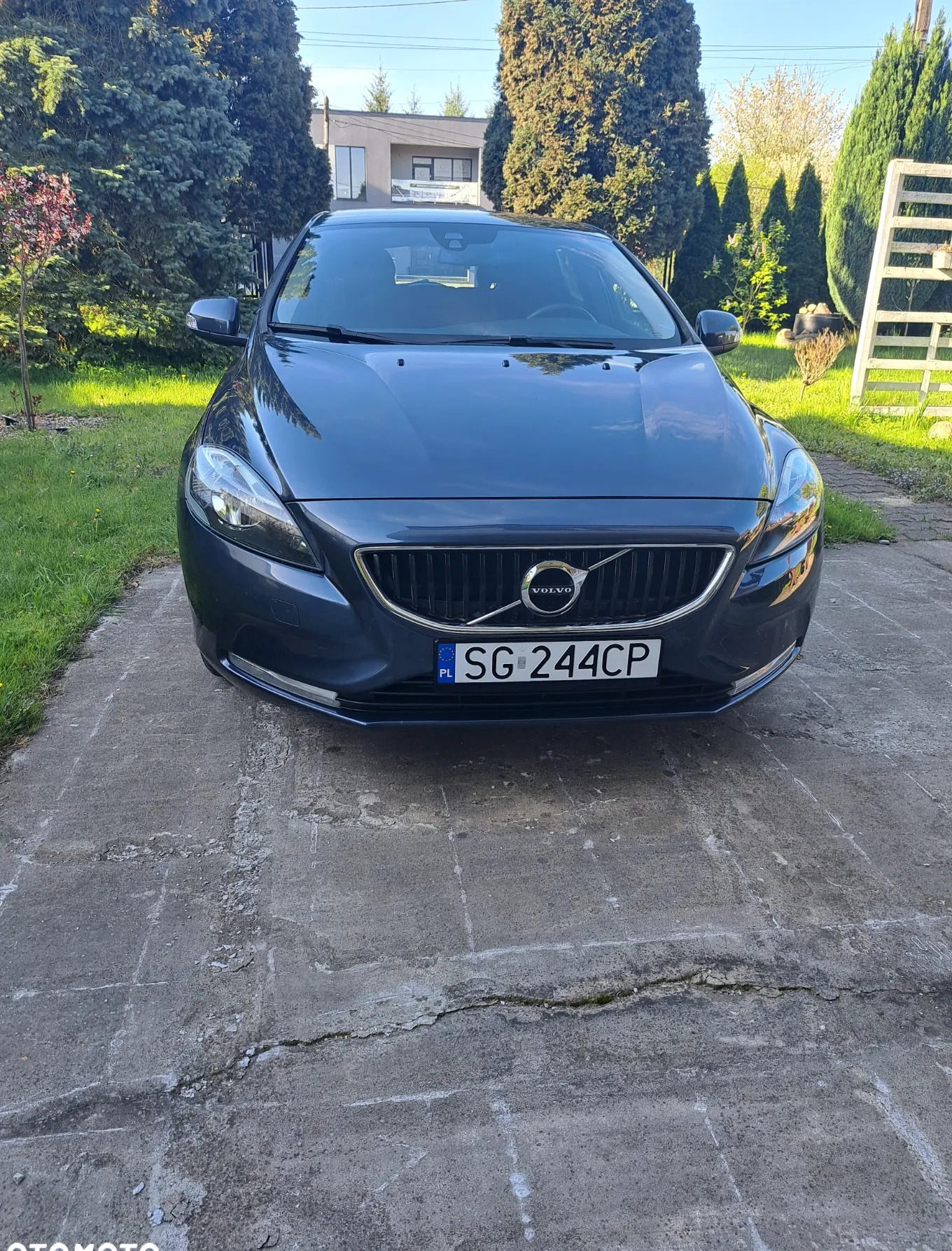 Volvo V40 cena 49900 przebieg: 143000, rok produkcji 2017 z Gliwice małe 79
